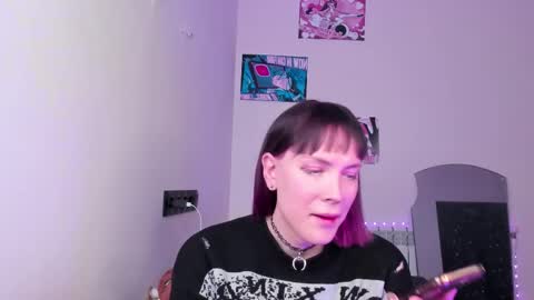 Kira online show from February 24, 2026, 7:12 pm