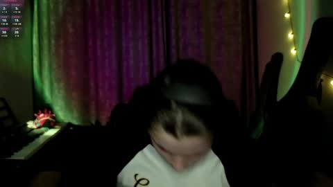 Anny Simpson online show from March 31, 2026, 8:09 pm