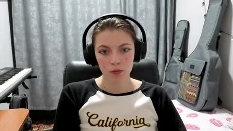 Anny Simpson online show from April 16, 2026, 8:20 pm