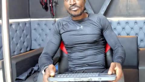 terranze_z online show from November 30, 2025, 7:18 pm