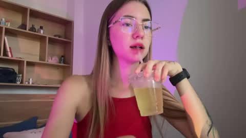 tessa_calmness online show from April 27, 2026, 1:47 am