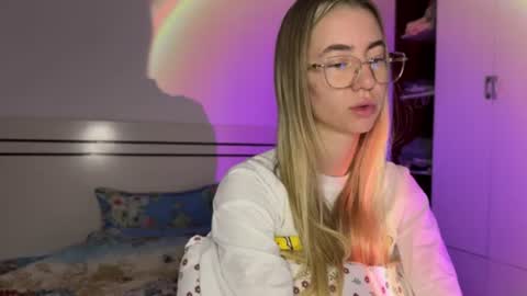 Snapshot of tessa_calmness chatting on June 25, 2026, 3:50 am tessa_calmness online show from June 25, 2026, 3:50 am