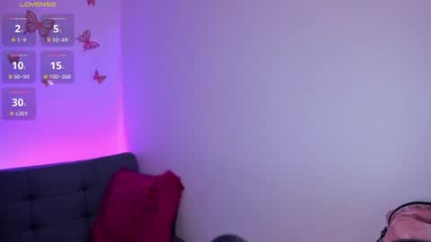 Tessa foxie      online show from August 5, 2026, 12:30 pm