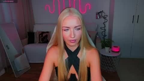 Snapshot of tessahamilton chatting on June 25, 2026, 2:21 pm TessaHamilton online show from June 25, 2026, 2:21 pm