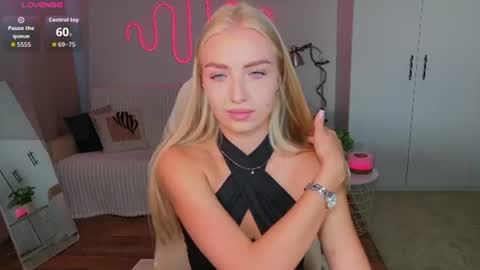 Snapshot of tessahamilton chatting on July 17, 2026, 11:06 am TessaHamilton online show from July 17, 2026, 11:06 am