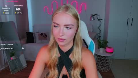 Snapshot of tessahamilton chatting on July 22, 2026, 10:07 am TessaHamilton online show from July 22, 2026, 10:07 am