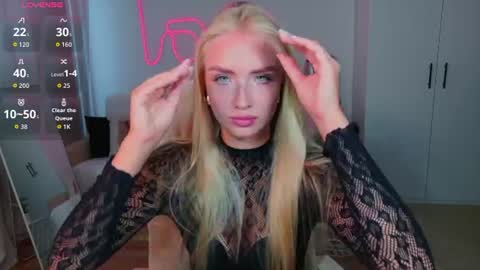 Snapshot of tessahamilton chatting on August 3, 2026, 7:29 am TessaHamilton online show from August 3, 2026, 7:29 am