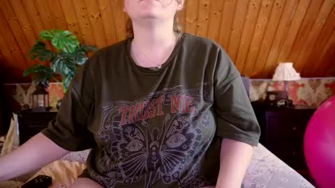 Tessa online show from September 15, 2025, 2:50 pm