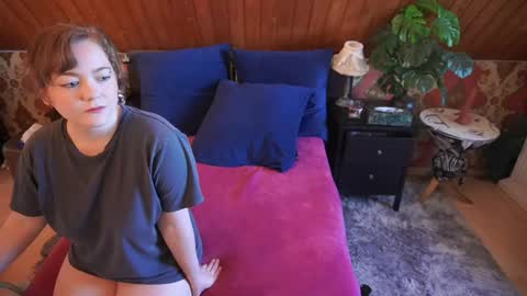 Snapshot of tessawinter chatting on May 1, 2026, 2:54 pm Tessa online show from May 1, 2026, 2:54 pm