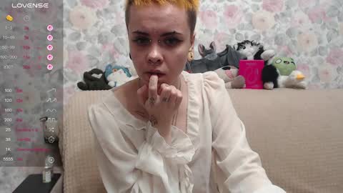 Snapshot of tessie_sun chatting on May 26, 2026, 4:03 pm Tessy online show from May 26, 2026, 4:03 pm