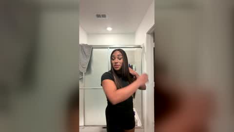 SELENE SANTOS online show from March 17, 2026, 7:17 pm