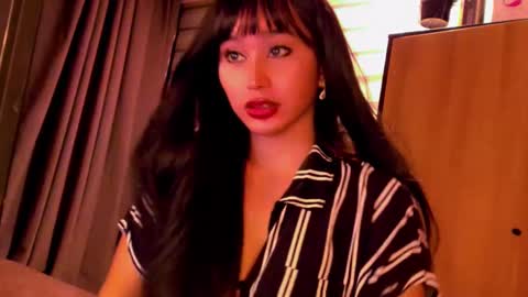 Snapshot of th3r3sa chatting on December 4, 2024, 2:53 am th3r3sa online show from December 4, 2024, 2:53 am