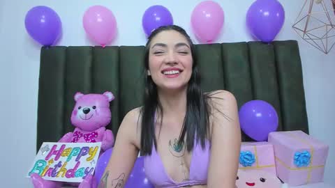 Snapshot of thailycherry chatting on October 13, 2025, 7:47 pm Thaily online show from October 13, 2025, 7:47 pm