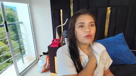 T H A I S  online show from April 5, 2026, 9:56 pm