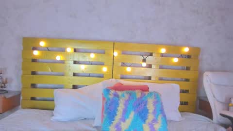 thalia888_ online show from October 4, 2025, 7:12 pm