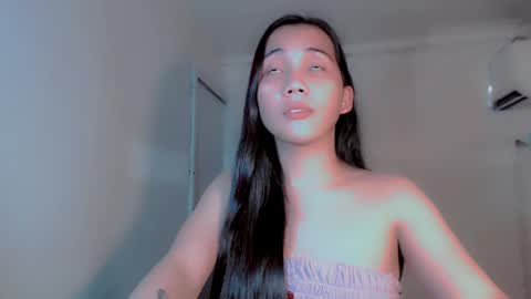 Snapshot of thalia_sunshine chatting on December 4, 2024, 11:02 pm Thalia online show from December 4, 2024, 11:02 pm