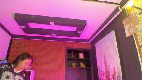 Snapshot of thaliabrooks_ chatting on March 15, 2026, 4:40 am Thalia online show from March 15, 2026, 4:40 am