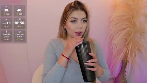  Thalia online show from April 6, 2026, 7:15 pm