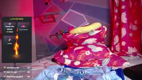 thaliana online show from March 16, 2026, 5:44 am