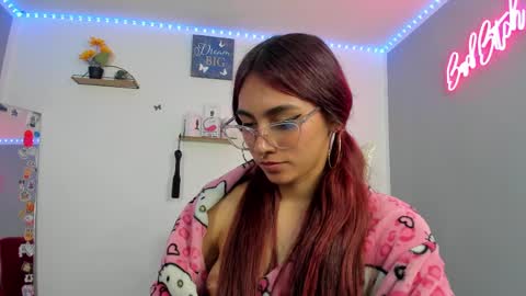 thamara_cooper_ online show from February 19, 2025, 12:44 pm