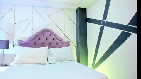 Snapshot of thamara_foxxx chatting on December 3, 2024, 7:32 am Thamara Fox online show from December 3, 2024, 7:32 am