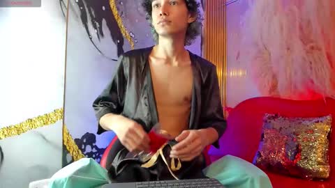 Snapshot of thanier_18 chatting on March 8, 2026, 2:10 pm thanier_18 online show from March 8, 2026, 2:10 pm