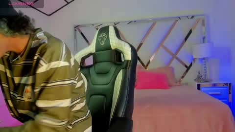 Snapshot of thanier_18 chatting on April 4, 2026, 7:11 pm thanier_18 online show from April 4, 2026, 7:11 pm
