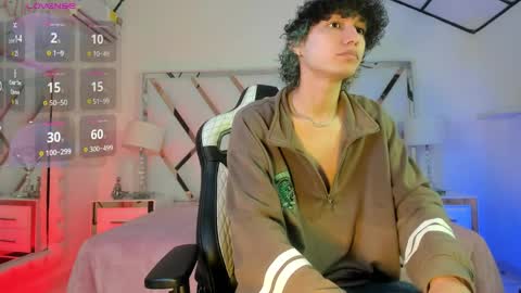 Snapshot of thanier_18 chatting on April 5, 2026, 6:49 pm thanier_18 online show from April 5, 2026, 6:49 pm