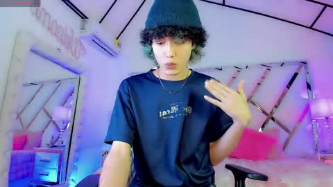 Snapshot of thanier_18 chatting on April 14, 2026, 8:04 pm thanier_18 online show from April 14, 2026, 8:04 pm