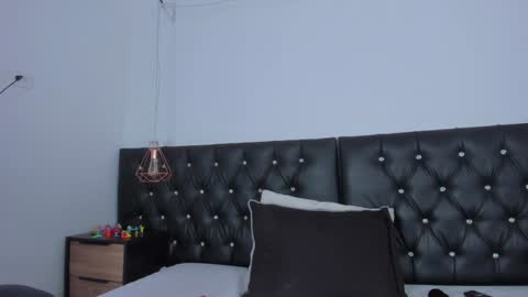 thara webstter online show from February 8, 2025, 2:49 pm