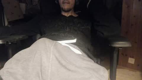 Snapshot of that_swiss_guy chatting on February 18, 2025, 12:15 am that_swiss_guy online show from February 18, 2025, 12:15 am