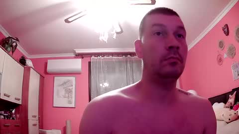 Snapshot of the_bee16 chatting on June 22, 2026, 7:16 am the_bee16 online show from June 22, 2026, 7:16 am