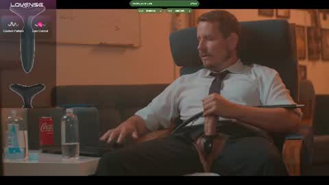 Snapshot of the_dilf chatting on June 13, 2026, 9:51 am The DILF - online show from June 13, 2026, 9:51 am