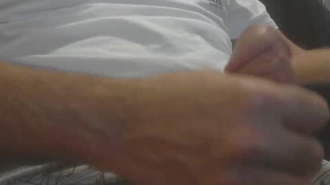 Snapshot of the_dude2000 chatting on November 3, 2025, 6:58 am the_dude2000 online show from November 3, 2025, 6:58 am