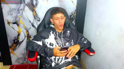 the_latin_boy02 online show from January 7, 2026, 4:15 am