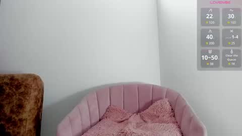 Alice and Bella online show from January 15, 2025, 7:44 pm