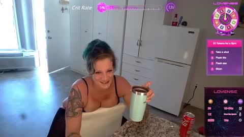 lina luna online show from December 19, 2024, 6:23 pm