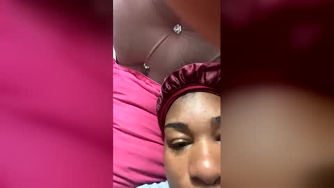 Snapshot of the_pearl1999 chatting on November 26, 2025, 9:21 am K-J online show from November 26, 2025, 9:21 am