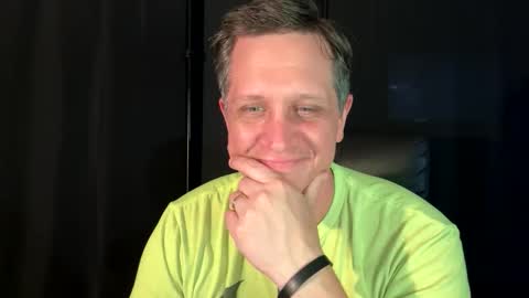 Snapshot of thebatandthecat10 chatting on June 5, 2026, 1:12 am ISABELLA or MATT online show from June 5, 2026, 1:12 am