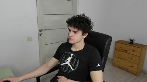 Snapshot of thebrad_holloway chatting on May 10, 2026, 7:02 am Thebrad H online show from May 10, 2026, 7:02 am
