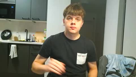 thecuteguy144949 online show from October 31, 2025, 3:57 pm