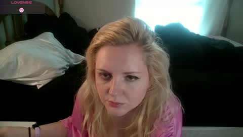 Snapshot of thedancingalien chatting on June 24, 2026, 10:09 pm Kassandra Grant online show from June 24, 2026, 10:09 pm