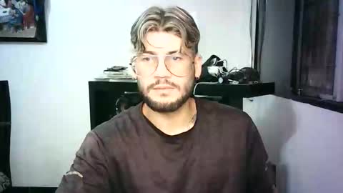 Snapshot of thedragonboyxxx chatting on March 23, 2026, 4:05 am thedragonboyxxx online show from March 23, 2026, 4:05 am