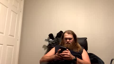 Snapshot of thedude715981 chatting on December 19, 2024, 5:07 am thedude715981 online show from December 19, 2024, 5:07 am