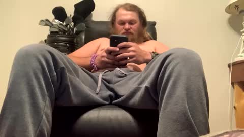 Snapshot of thedude715981 chatting on January 1, 2025, 6:15 am thedude715981 online show from January 1, 2025, 6:15 am