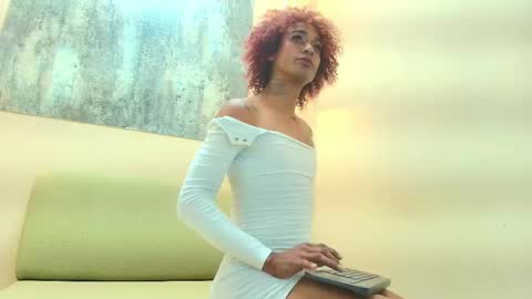 thee_queen1 online show from October 27, 2025, 5:00 am