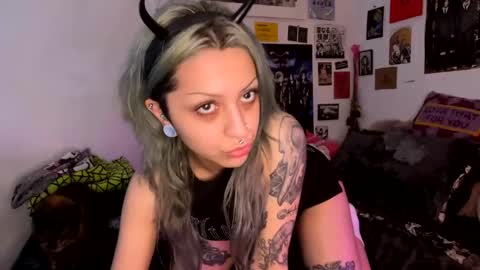 KIng Venus online show from December 16, 2024, 5:27 am