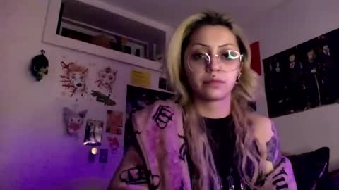 KIng Venus online show from December 23, 2024, 2:13 am