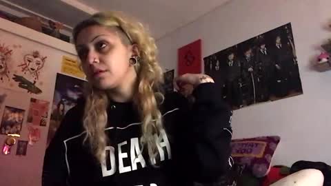 KIng Venus online show from January 1, 2025, 6:37 am