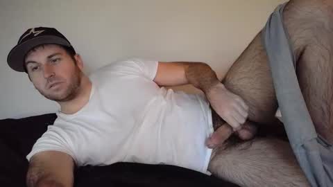 Snapshot of theetwohander chatting on April 19, 2026, 5:56 pm Theetwohander online show from April 19, 2026, 5:56 pm